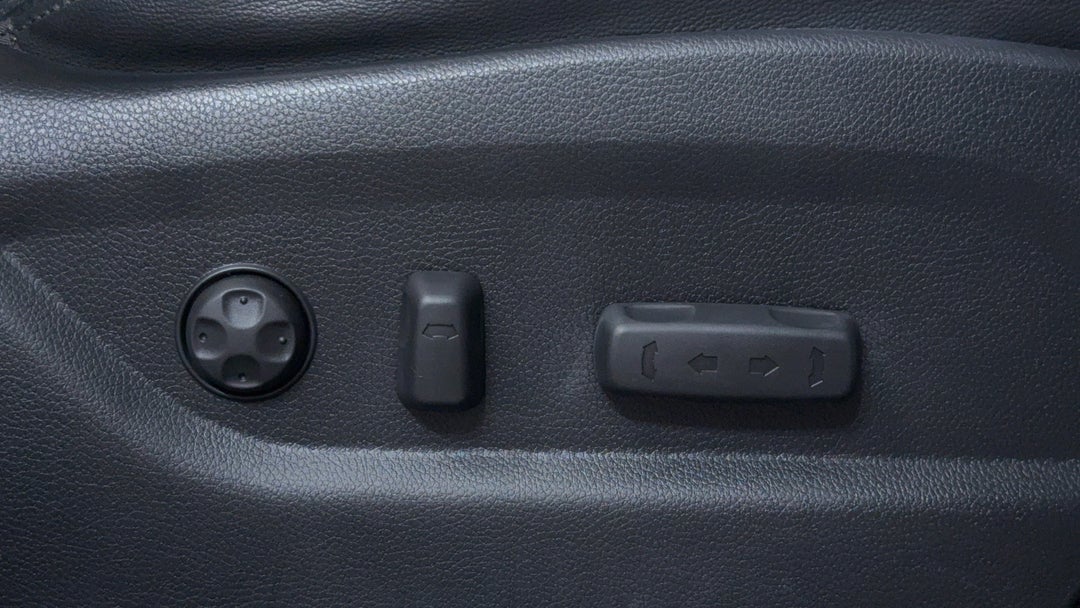 2013 Hyundai Santa Fe Highlander Crdi (4x4), Automatic, 140332 km, Drivers Side Adjustment Panel