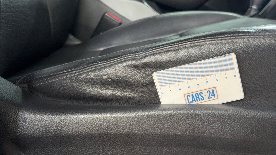 2013 Hyundai Santa Fe Highlander Crdi (4x4), Automatic, 140332 km, Seats Front RHS Wear