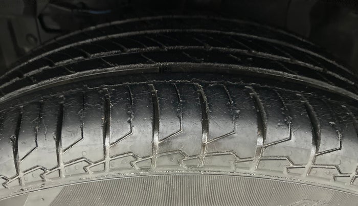 2018 Maruti S Cross ZETA 1.3 SHVS, Diesel, Manual, 22,993 km, Left Front Tyre Tread