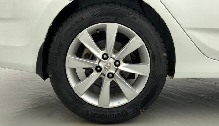 2013 Hyundai Verna FLUIDIC 1.6 SX CRDI, Diesel, Manual, 58,595 km, Right Rear Wheel