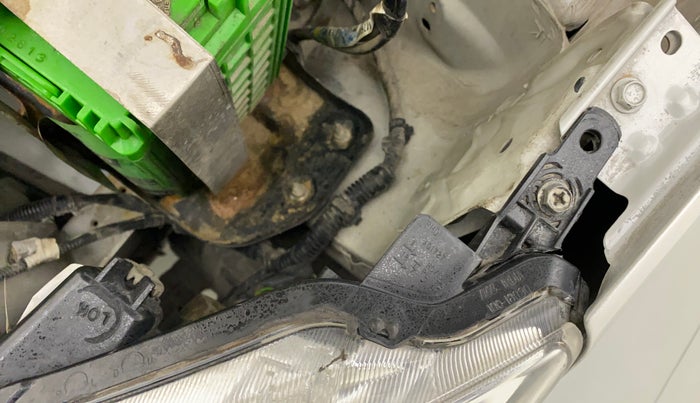 2017 Maruti Celerio ZXI, Petrol, Manual, 72,256 km, Left headlight - Clamp has minor damage