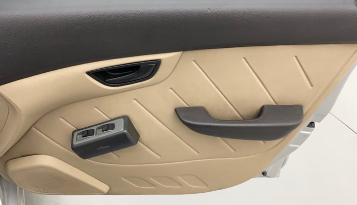 2012 Hyundai Eon D-LITE+, Petrol, Manual, 35,119 km, Driver Side Door Panels Control