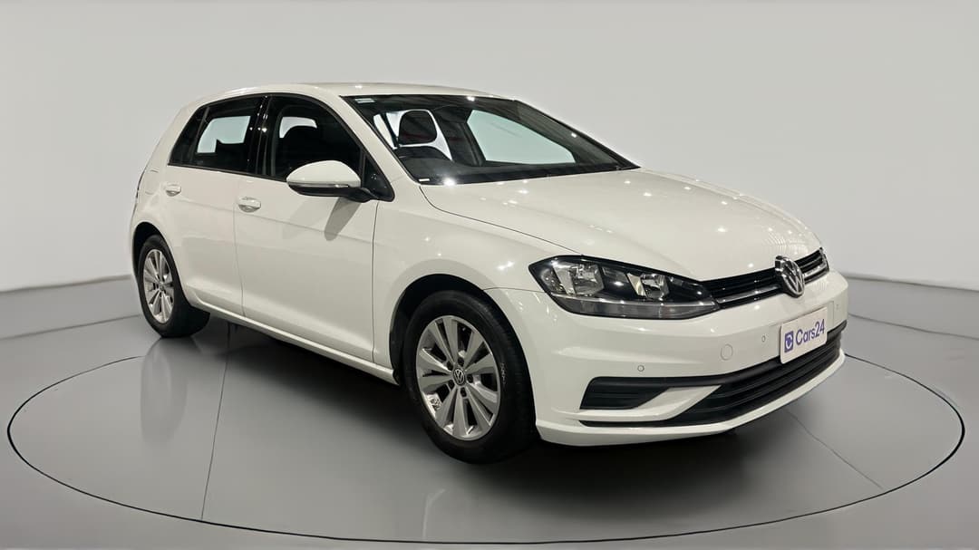 2018 Volkswagen Golf 110 Tsi Trendline, Automatic, 52166 km, Right Front Diagonal (45- Degree) View