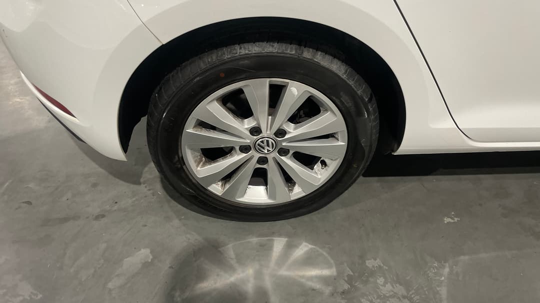 2018 Volkswagen Golf 110 Tsi Trendline, Automatic, 52166 km, Right Rear Wheel