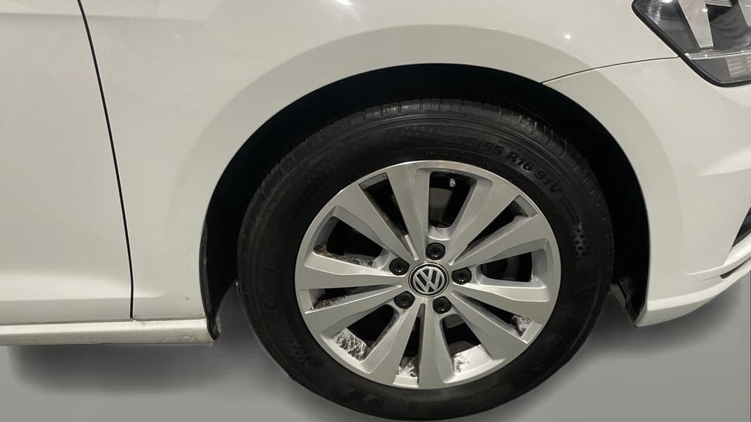 2018 Volkswagen Golf 110 Tsi Trendline, Automatic, 52166 km, Right Front Wheel