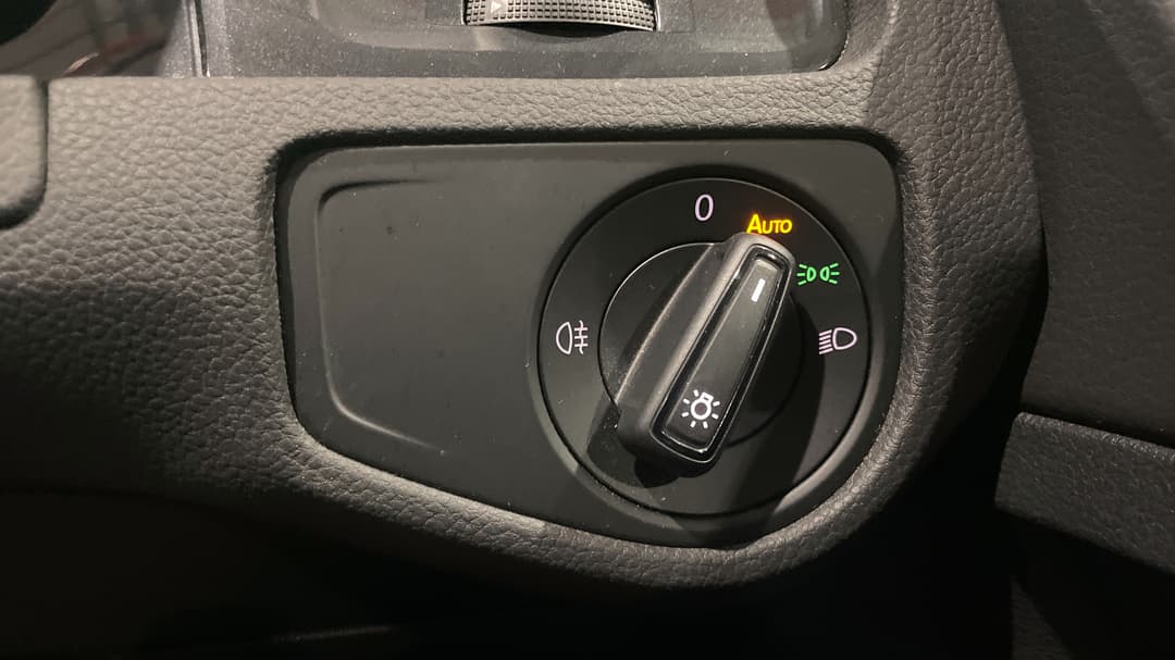 2018 Volkswagen Golf 110 Tsi Trendline, Automatic, 52166 km, Utility Switches/Buttons