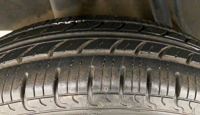 2019 Renault Kwid RXL, Petrol, Manual, 30,272 km, Right Rear Tyre Tread