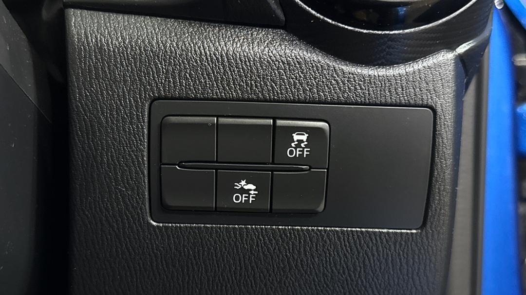 2018 Mazda Mazda2 Neo, Automatic, 96992 km, Utility Switches/Buttons