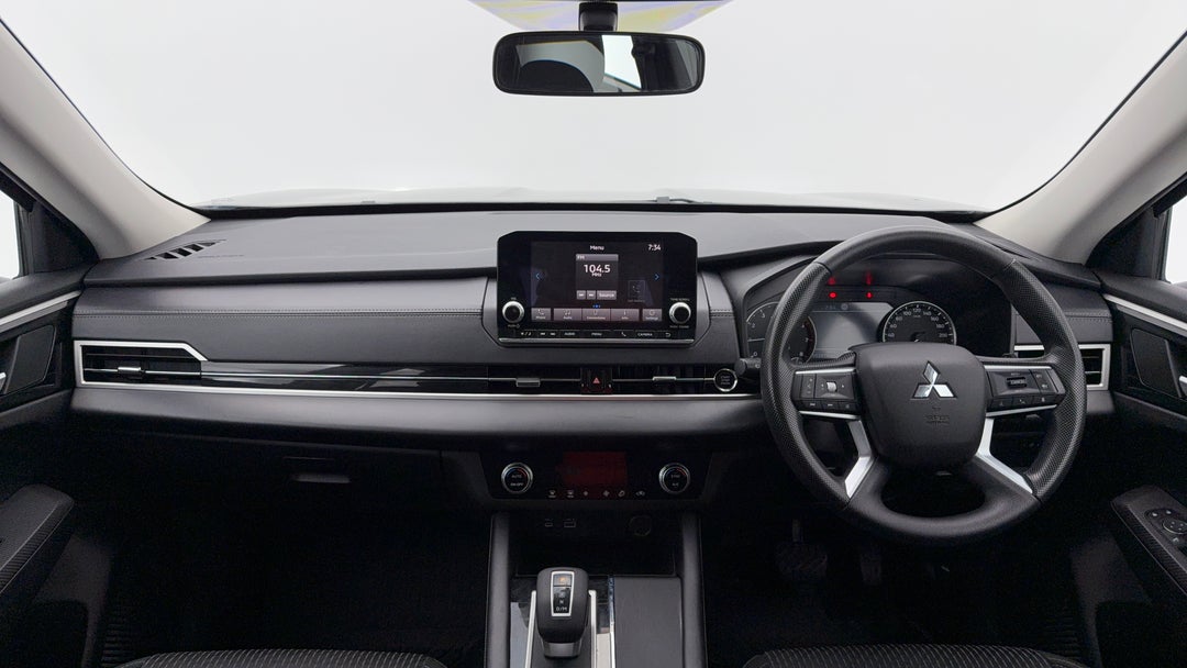 2024 Mitsubishi Outlander Es 5 Seat (2WD), Automatic, 53978 km, Dashboard View