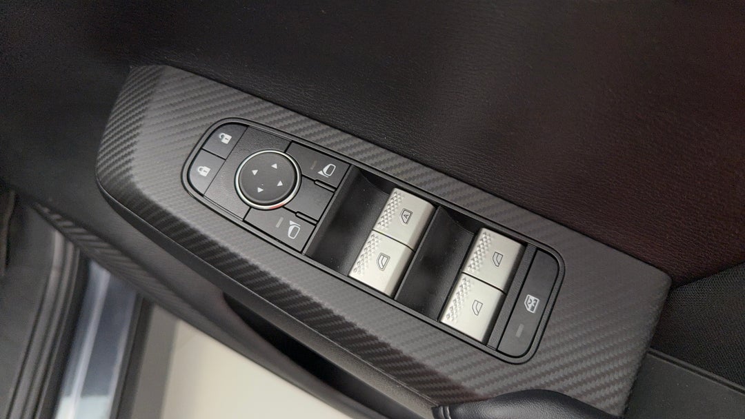 2024 Mitsubishi Outlander Es 5 Seat (2WD), Automatic, 53978 km, Drivers Side Door Panel Controls