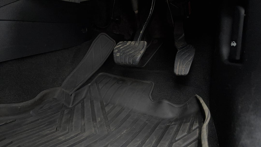 2024 Mitsubishi Outlander Es 5 Seat (2WD), Automatic, 53978 km, Pedals and Footmat