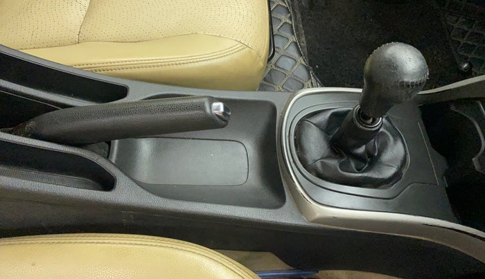 2016 Honda City 1.5L I-VTEC VX, CNG, Manual, 94,658 km, Gear Lever