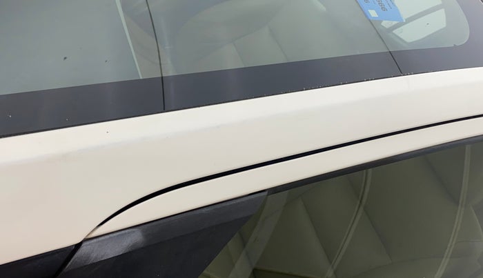 2016 Honda City 1.5L I-VTEC VX, CNG, Manual, 94,658 km, Left A pillar - Paint is slightly faded