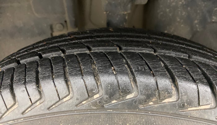2019 Renault Kwid CLIMBER 1.0, Petrol, Manual, 43,183 km, Left Front Tyre Tread