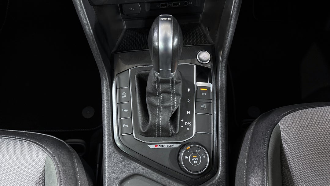 2019 Volkswagen Tiguan 132 Tsi R-line Edition, Automatic, 63435 km, Gear Lever 