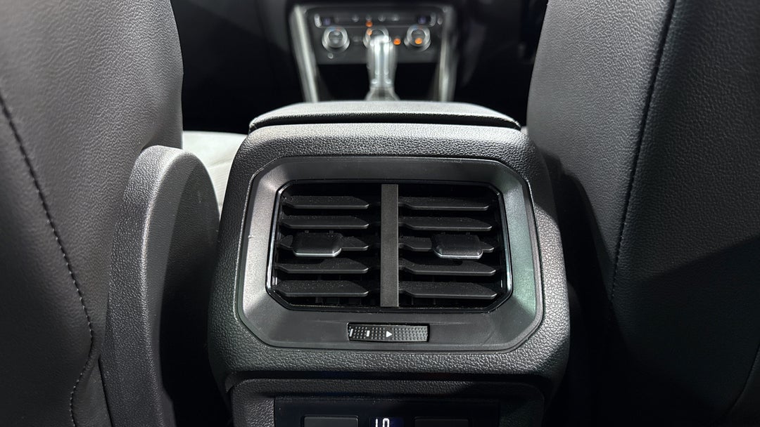 2019 Volkswagen Tiguan 132 Tsi R-line Edition, Automatic, 63435 km, Rear A/C Vent