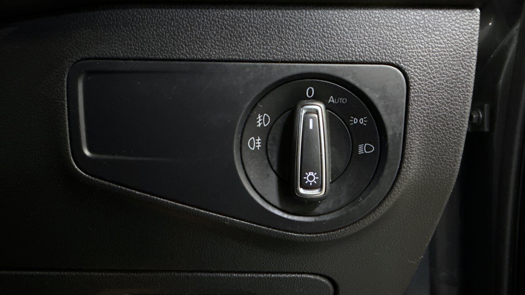 2019 Volkswagen Tiguan 132 Tsi R-line Edition, Automatic, 63435 km, Utility Switches/Buttons