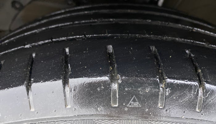 2016 Maruti Baleno ZETA 1.2 K12, Petrol, Manual, 57,076 km, Left Front Tyre Tread