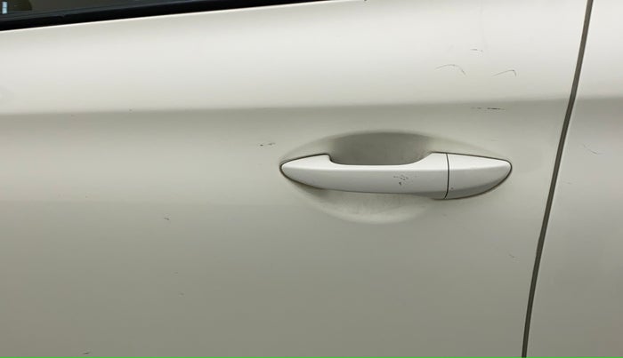2015 Hyundai Elite i20 SPORTZ 1.2, Petrol, Manual, 54,629 km, Front passenger door - Minor scratches