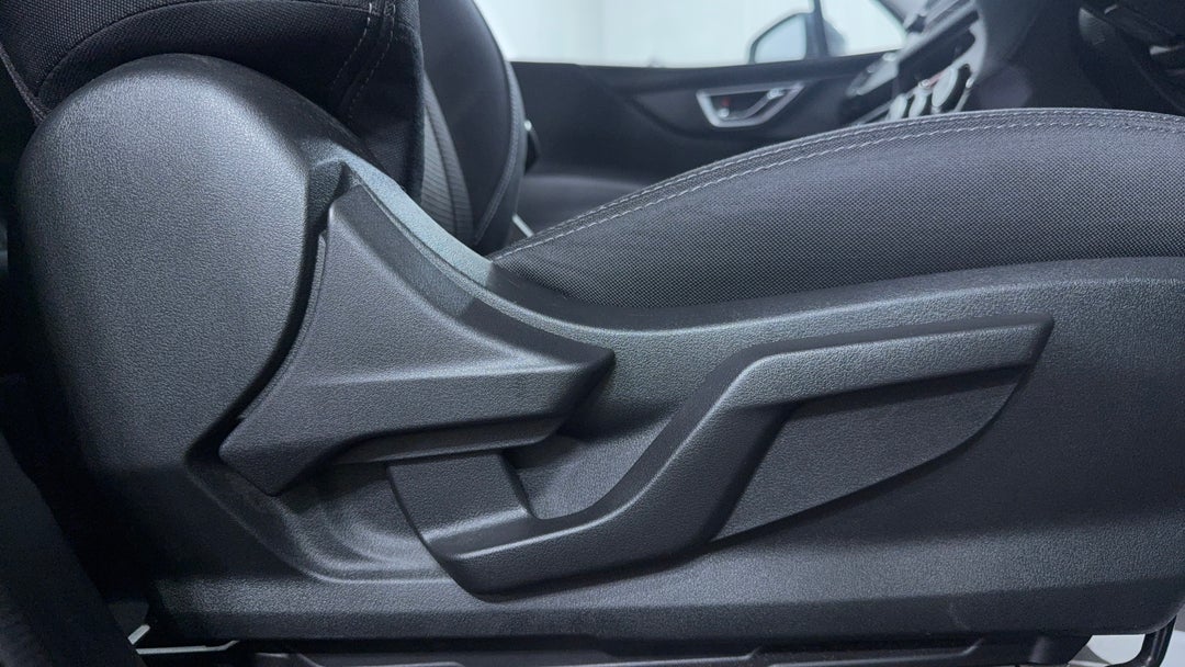 2024 Subaru Forester 2.5i (awd), Automatic, 50787 km, Drivers Side Adjustment Panel