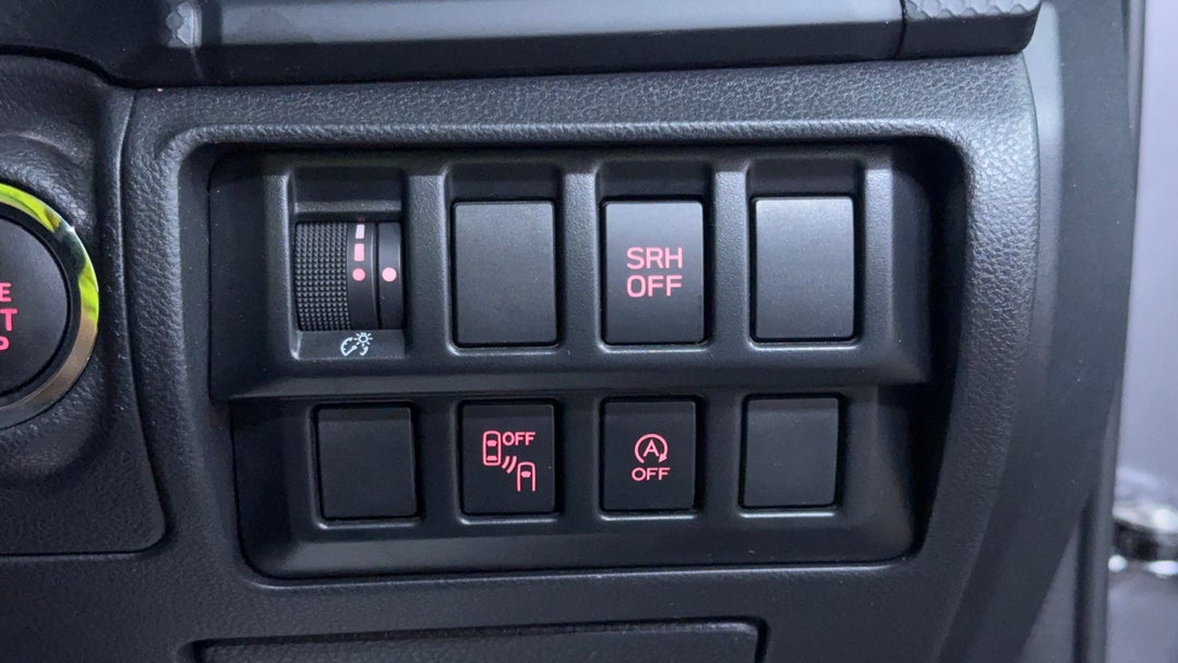 2024 Subaru Forester 2.5i (awd), Automatic, 50787 km, Utility Switches/Buttons