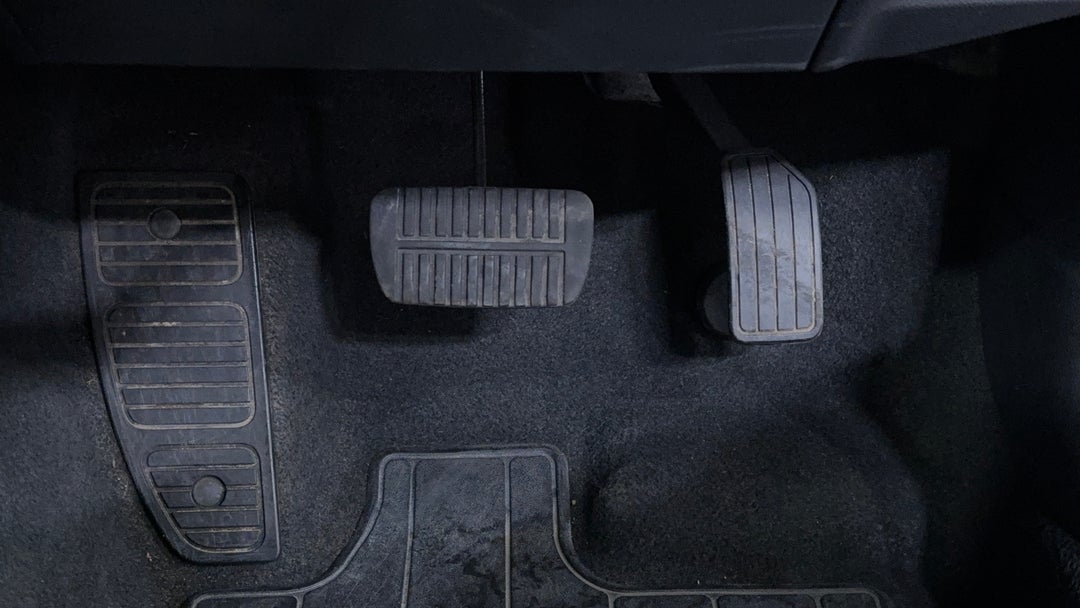 2024 Subaru Forester 2.5i (awd), Automatic, 50787 km, Pedals and Footmat