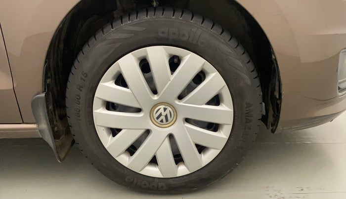 2016 Volkswagen Vento COMFORTLINE 1.2 TSI AT, Petrol, Automatic, 67,370 km, Right Front Wheel