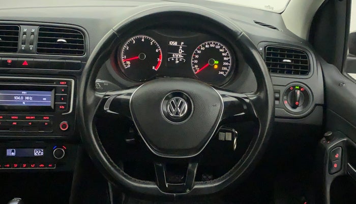 2016 Volkswagen Vento COMFORTLINE 1.2 TSI AT, Petrol, Automatic, 67,370 km, Steering Wheel Close Up