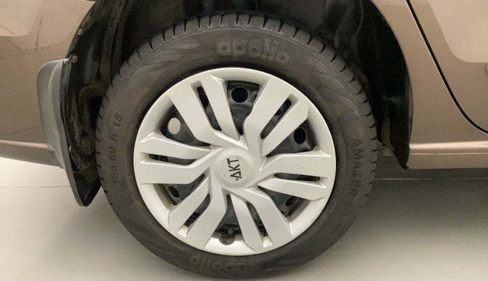 2016 Volkswagen Vento COMFORTLINE 1.2 TSI AT, Petrol, Automatic, 67,370 km, Right Rear Wheel