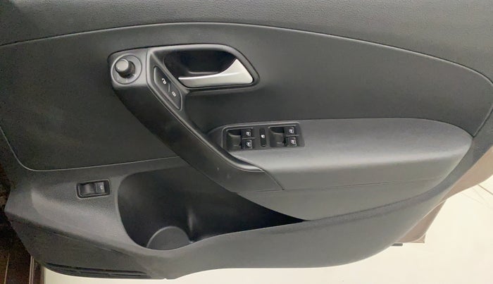 2016 Volkswagen Vento COMFORTLINE 1.2 TSI AT, Petrol, Automatic, 67,370 km, Driver Side Door Panels Control