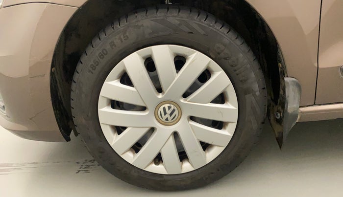 2016 Volkswagen Vento COMFORTLINE 1.2 TSI AT, Petrol, Automatic, 67,370 km, Left Front Wheel