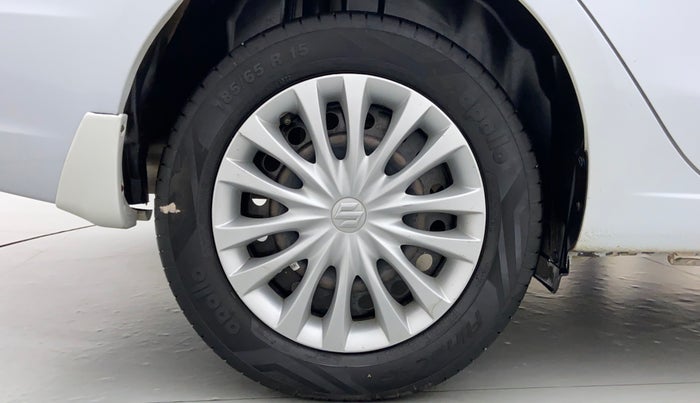 2014 Maruti Ciaz VDI, Diesel, Manual, 1,36,455 km, Right Rear Wheel