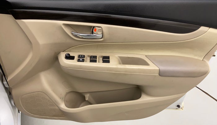 2014 Maruti Ciaz VDI, Diesel, Manual, 1,36,455 km, Driver Side Door Panels Control
