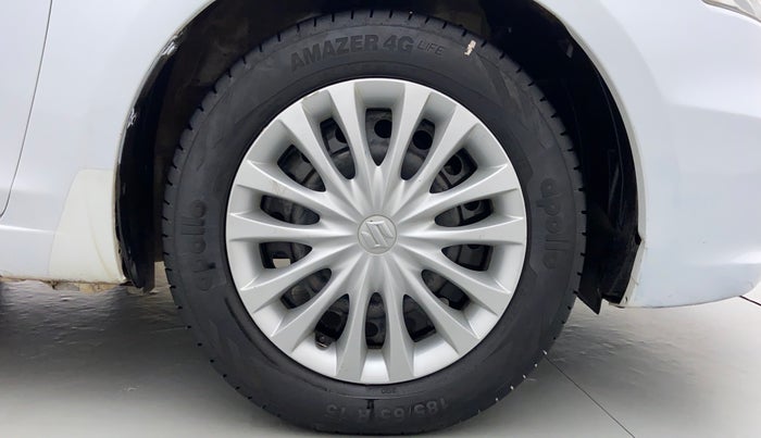 2014 Maruti Ciaz VDI, Diesel, Manual, 1,36,455 km, Right Front Wheel