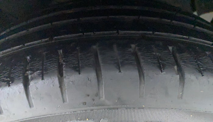 2016 Maruti Baleno ZETA 1.2 K12, Petrol, Manual, 48,107 km, Right Rear Tyre Tread