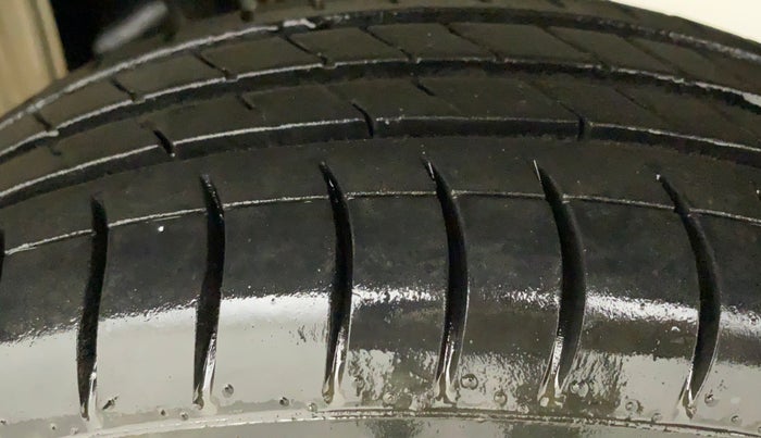 2014 Maruti Alto K10 VXI, Petrol, Manual, 45,045 km, Left Rear Tyre Tread