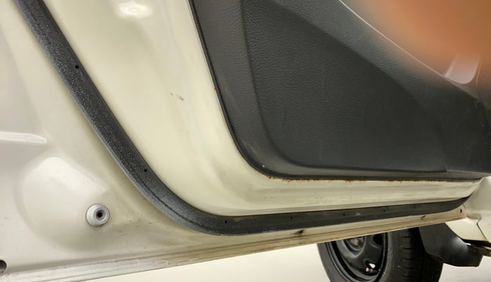 2014 Maruti Alto K10 VXI, Petrol, Manual, 45,045 km, Front passenger door - Slight discoloration