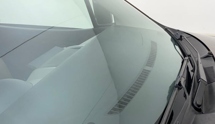 2012 Maruti Wagon R 1.0 VXI, Petrol, Manual, 1,15,662 km, Front windshield - Minor spot on windshield