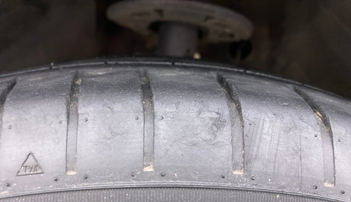 2018 Maruti Swift ZXI, Petrol, Manual, 36,509 km, Left Front Tyre Tread