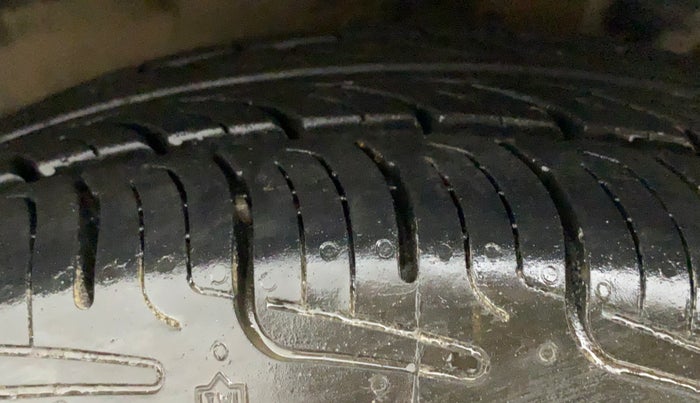 2018 Maruti Celerio VXI, Petrol, Manual, 52,238 km, Left Front Tyre Tread