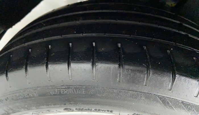 2016 Maruti Baleno ZETA 1.2 K12, Petrol, Manual, 58,252 km, Right Rear Tyre Tread