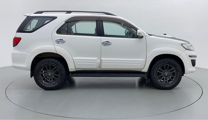 2013 Toyota Fortuner 3.0 AT 4X2, Diesel, Automatic, 82,426 km, Right Side