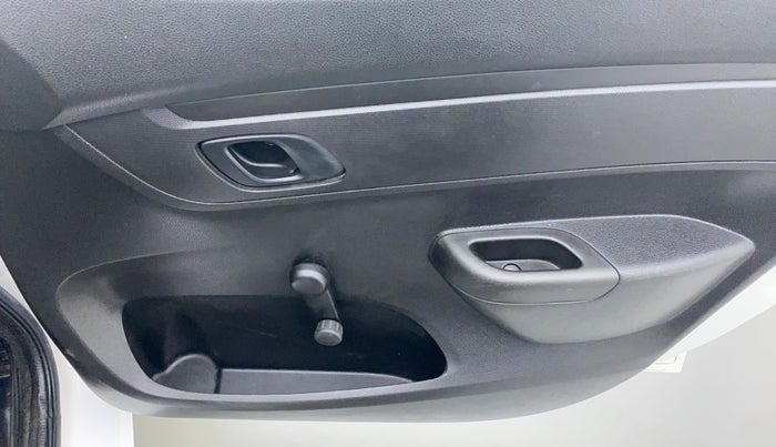 2018 Renault Kwid RXL, Petrol, Manual, 22,906 km, Driver Side Door Panels Control