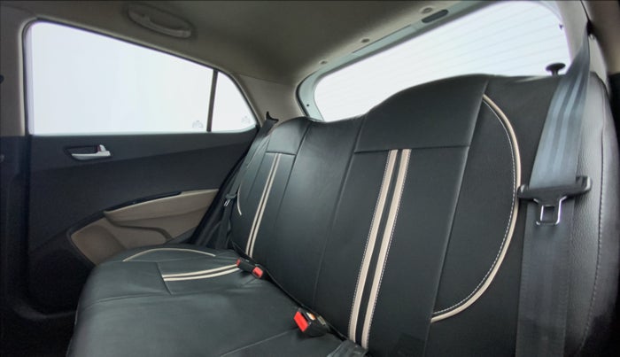 2016 Hyundai Grand i10 SPORTZ 1.2 KAPPA VTVT, Petrol, Manual, 47,322 km, Right Side Rear Door Cabin