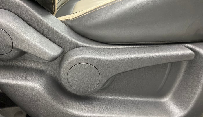 2018 Renault Captur 1.5 PLATINE DIESEL, Diesel, Manual, 56,761 km, Driver Side Adjustment Panel