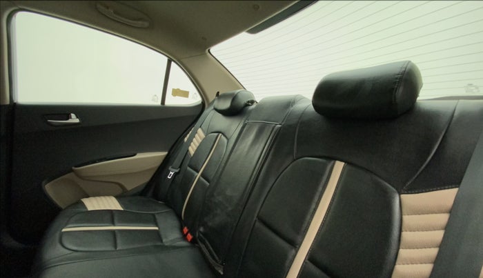 2014 Hyundai Xcent SX 1.2 (O), Petrol, Manual, 43,648 km, Right Side Rear Door Cabin