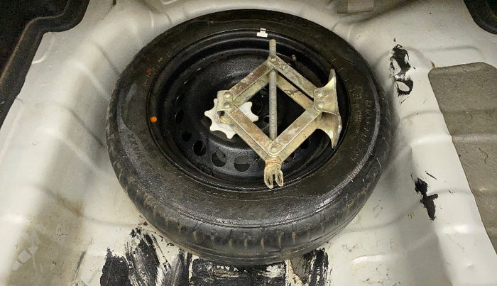 2014 Hyundai Xcent SX 1.2 (O), Petrol, Manual, 43,648 km, Dicky (Boot door) - Tool missing