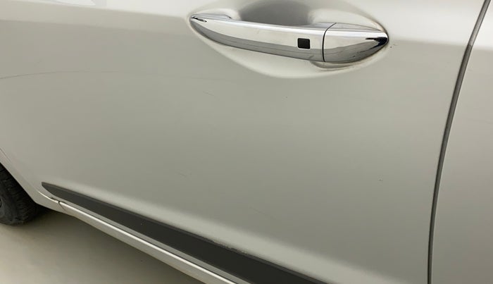 2014 Hyundai Xcent SX 1.2 (O), Petrol, Manual, 43,648 km, Front passenger door - Minor scratches