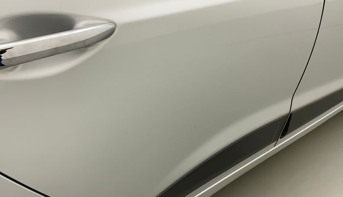 2014 Hyundai Xcent SX 1.2 (O), Petrol, Manual, 43,648 km, Right rear door - Minor scratches
