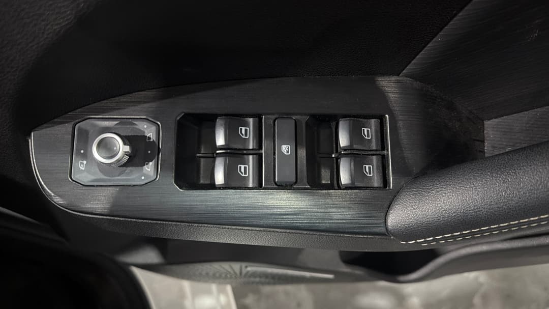 2023 GWM Haval Jolion Lux Hybrid, Automatic, 48744 km, Drivers Side Door Panel Controls